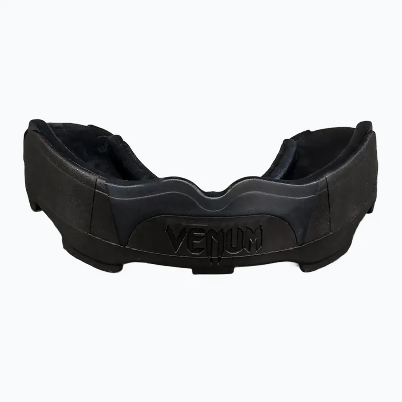 Zlevněný Chránič čelisti Venum Predator Mouthguard black/black/red