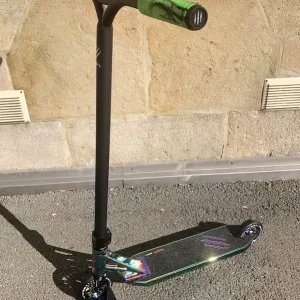 Dokud Zásoby Vydrží Custom freestyle koloběžka Bestial Wolf Duchemin Rainbow
