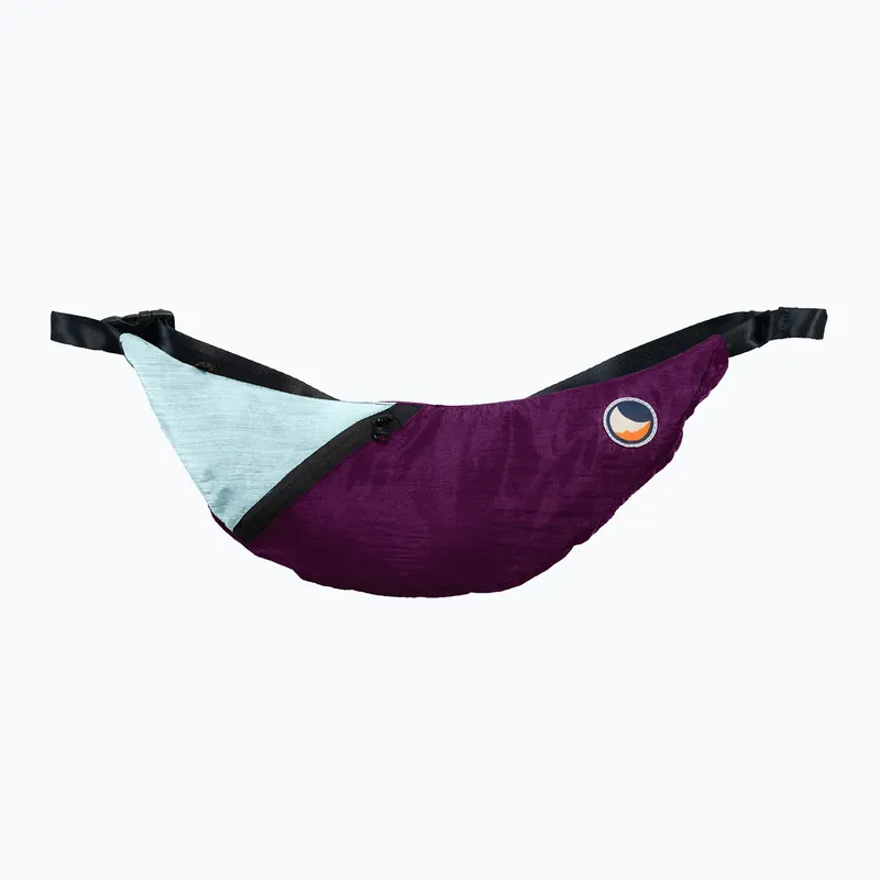 Rychlé Dodání Taška Ticket To The Moon Upcycled Sling bag plum/cloud