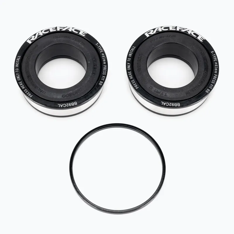 Časově Omezené Středové složení RACE FACE BB124 O24 Ext. Seal black