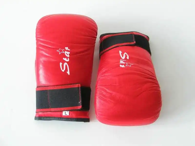 Box. rukavice pytlovky - červená Must-Have