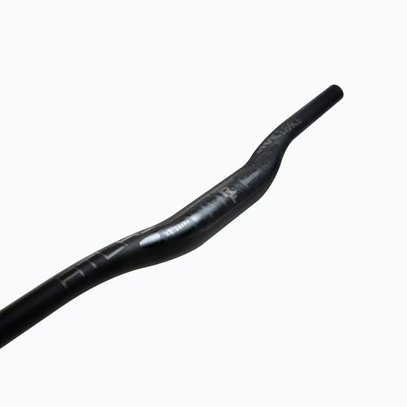 Řídítka RACE FACE Atlas 35 820 mm/35 mm stealth Zlevněný