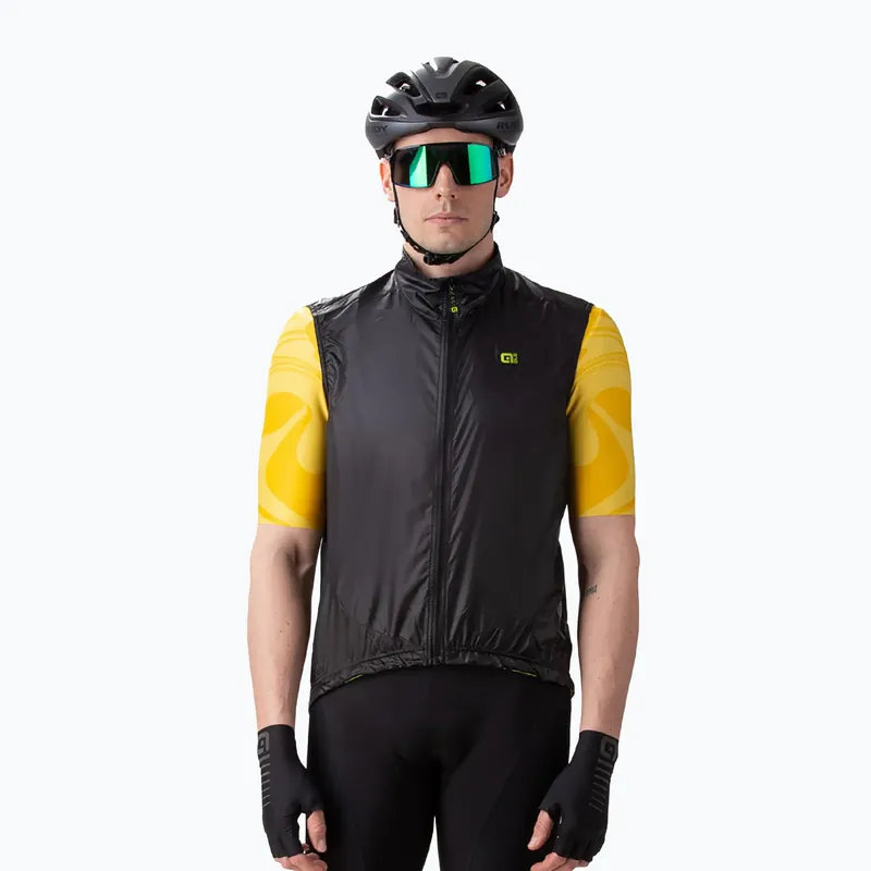 Cenově Výhodný Pánská cyklistická vesta Alé Gilet Light Pack černá L15140119