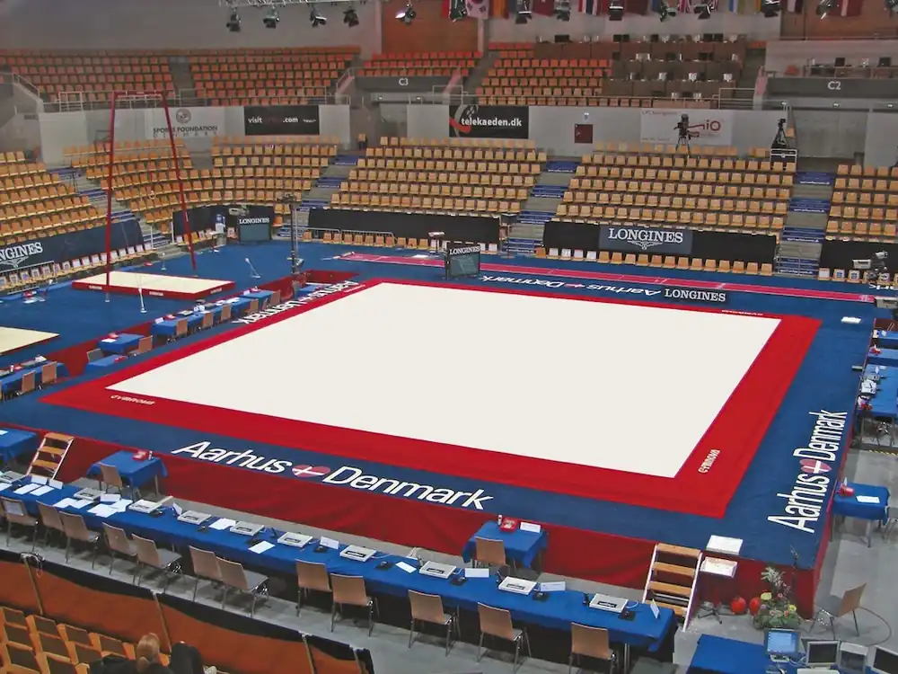 Omezená Nabídka Soutěžní gymnastická podlaha "LONDÝN" 14 x 14m - Certifikace FIG