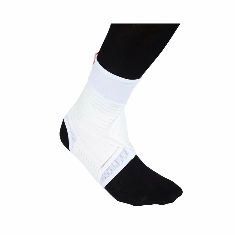 Finální Výprodej Ortéza na kotník McDavid Ankle Support Mesh with Straps 433 White XL